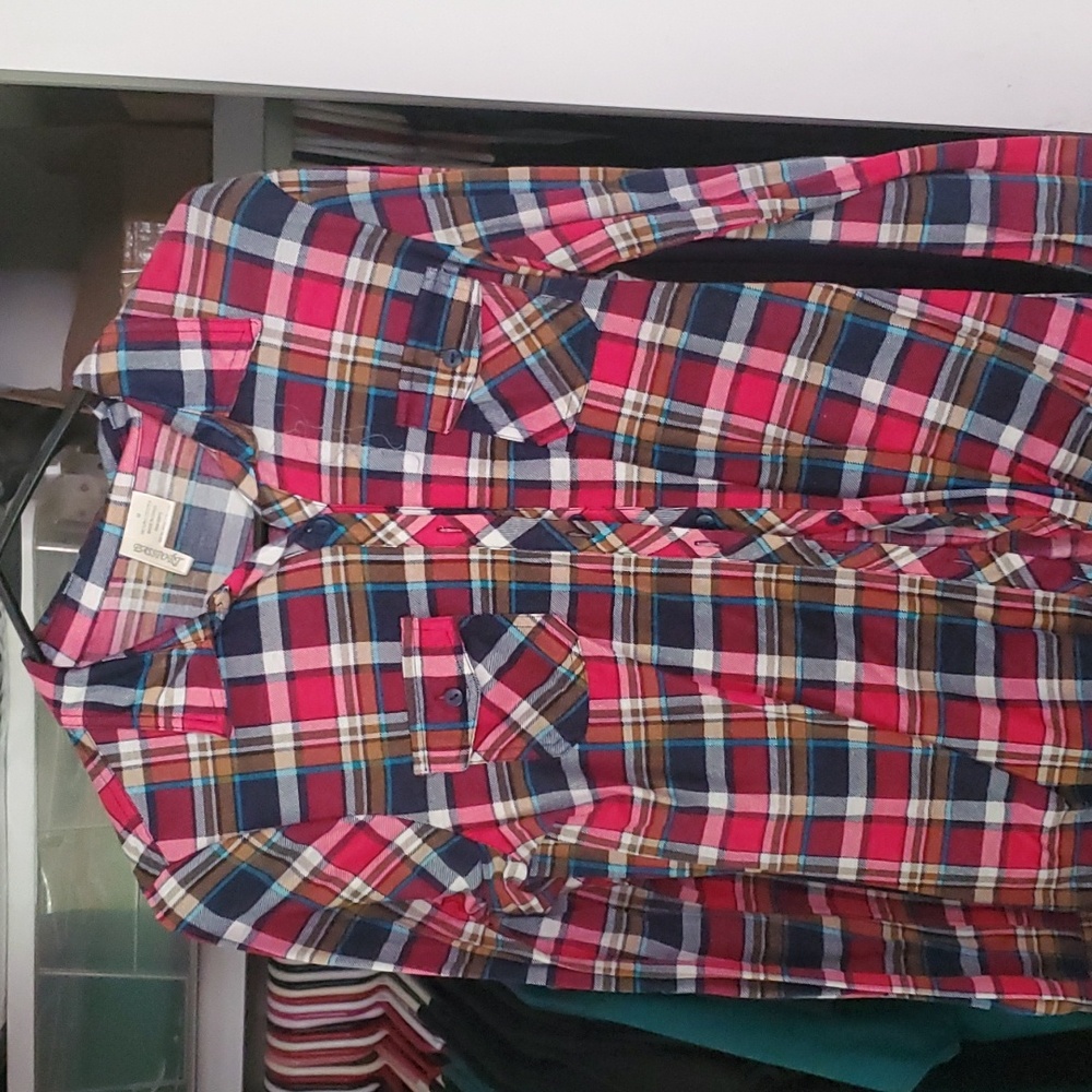 Button down - Picture 2 of 2